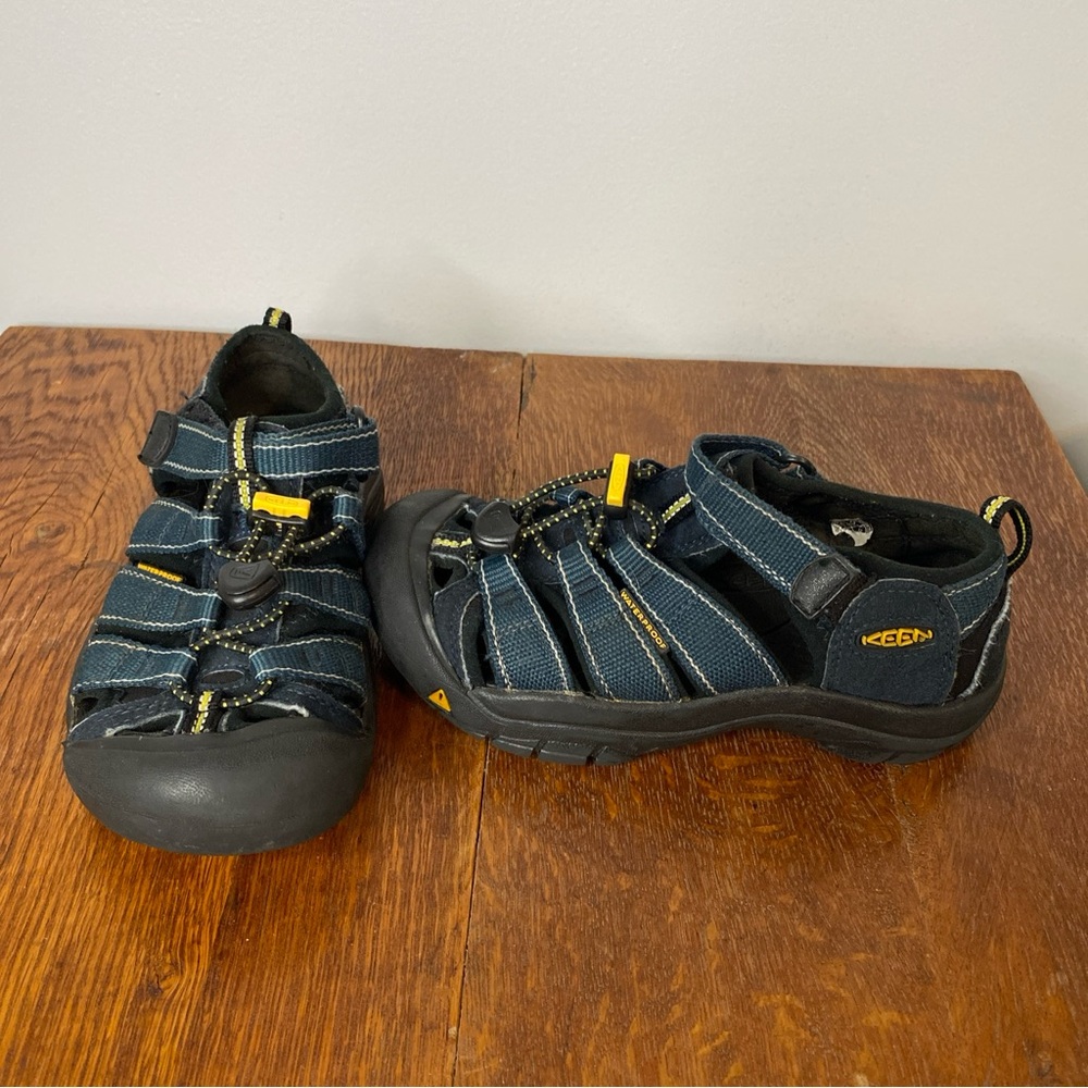 Keen Kids Sandals - Black and Yellow